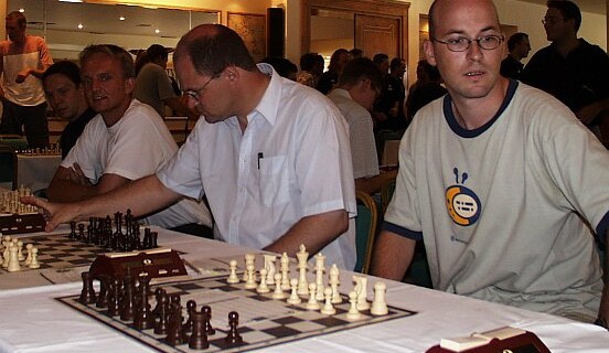 Pool-Varianten in Reserve - Schachfreunde Neukölln tasten sich zur Europäischen Mannschaftsmeisterschaft auf Kreta vor
